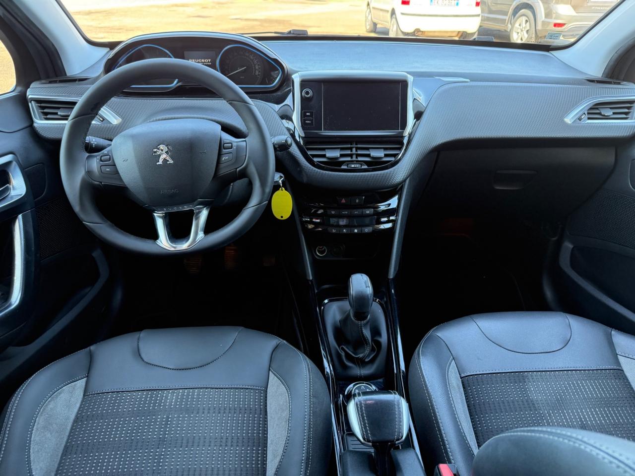 Peugeot 2008 BlueHDi 100 S&S Black Matt