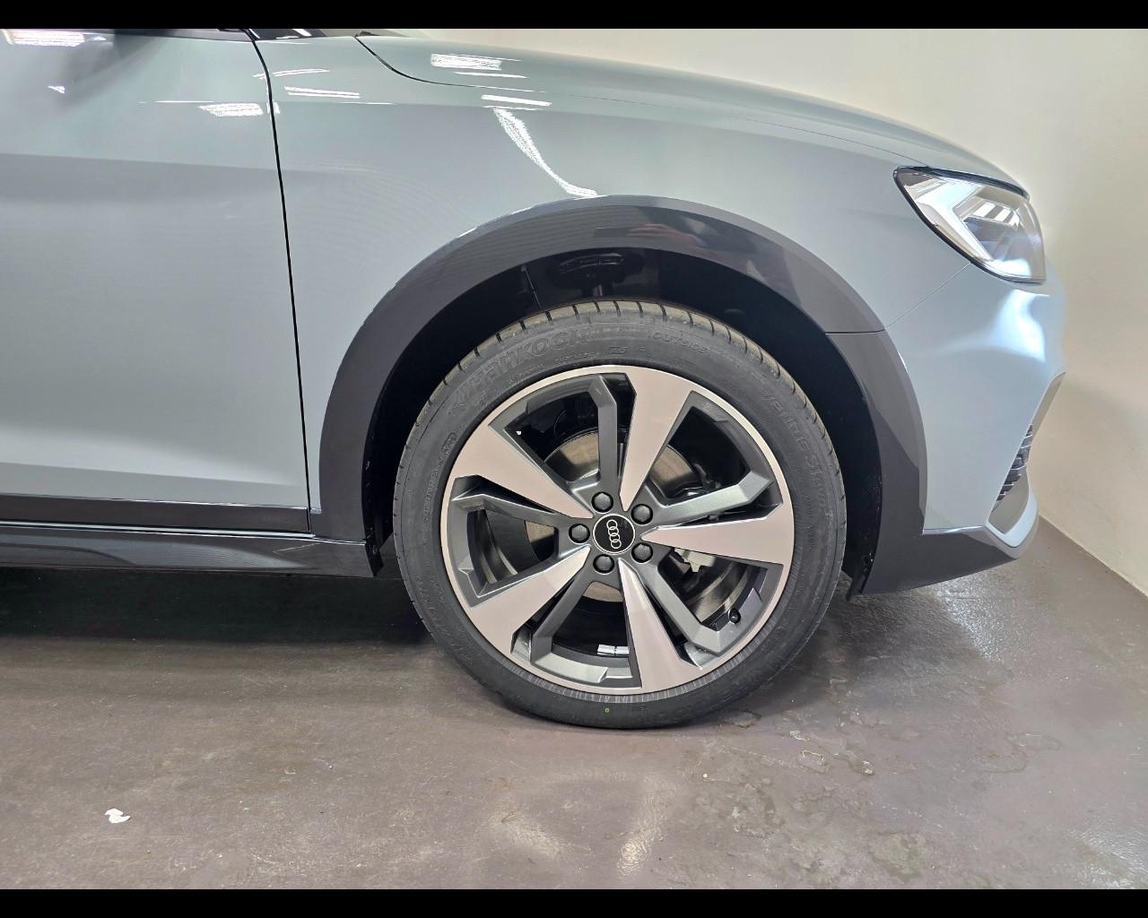 AUDI A1 ALLSTREET 30 TFSI S-TRONIC IDENTITY CONTRAST