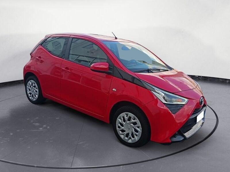 Toyota Aygo II 2018 5p 5p 1.0 x-business 72cv