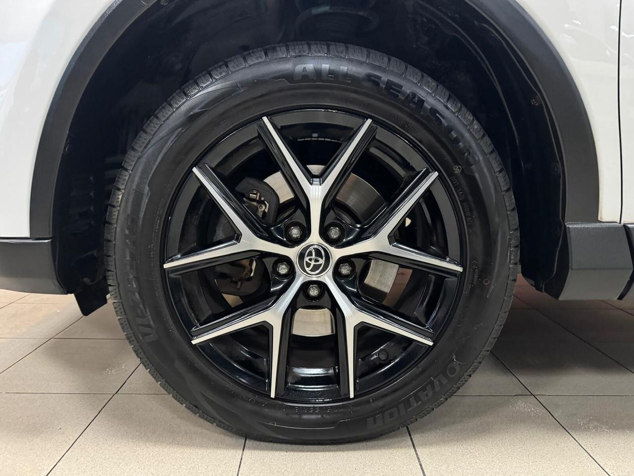 Toyota RAV 4 2.0 D-4D 2WD Lounge MY '17 UNICOPR. PARI AL NUOVO