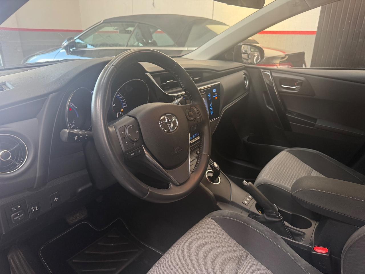 Toyota Auris 1.8 Hybrid Style