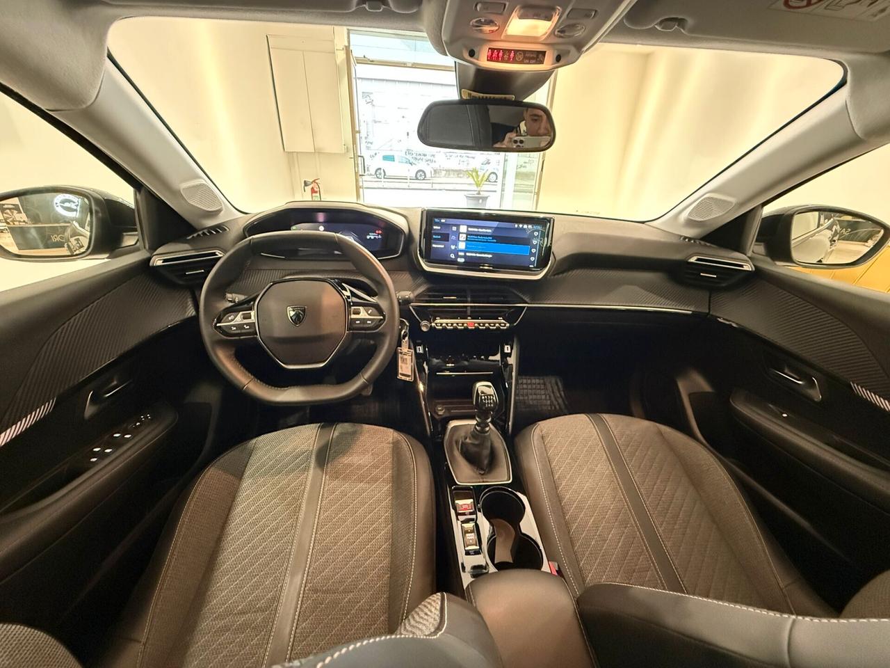 PEUGEOT 208 ALLLURE PACK 1.2 100CV ANNO 2025 CON 15.000KM