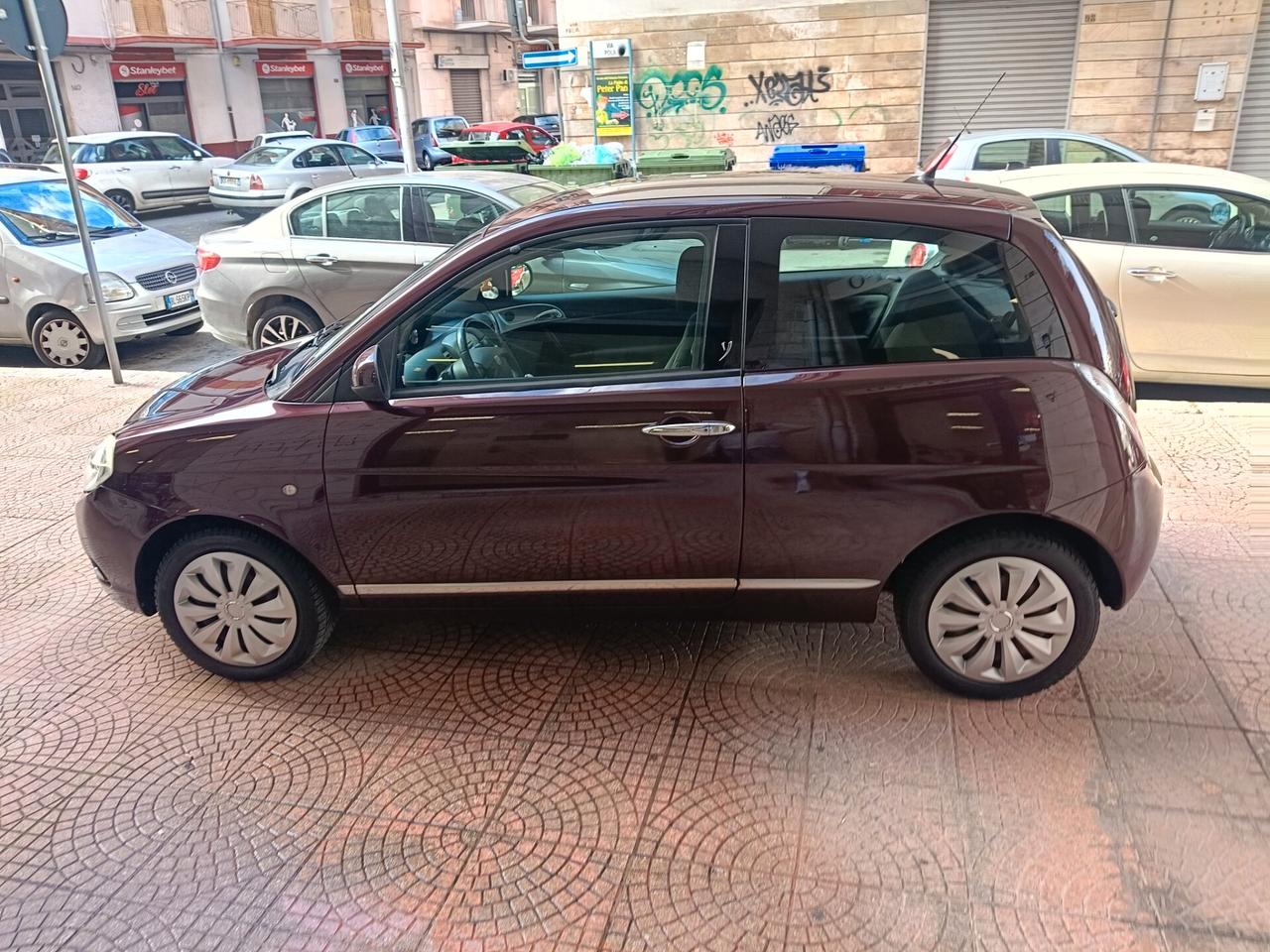 Lancia Ypsilon 1.2 69 CV Diva-NEOPATENTATI-Euro4490