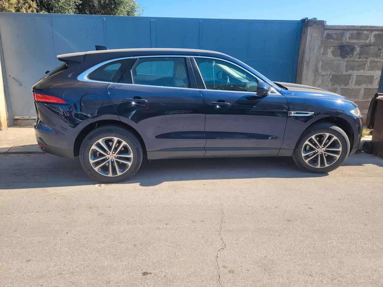 Jaguar F-Pace 2.0 D 180 CV AWD aut. Pure