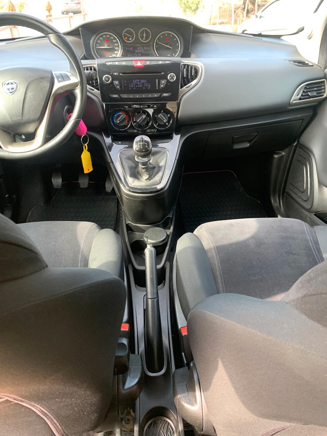 Lancia Ypsilon 1.2 69 CV 5 porte Gold
