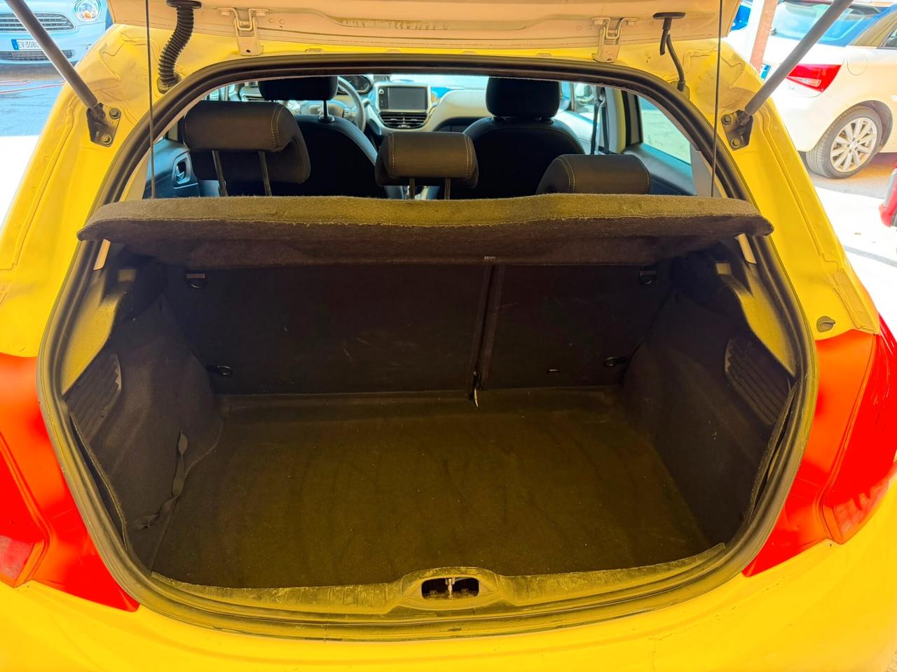 Peugeot 208 1.4cc diesel 12 mesi garanzia-2012