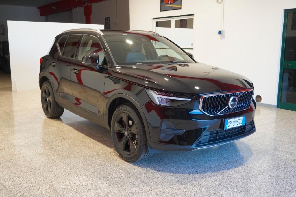 VOLVO XC40 1.5 T2 129CV AUTOM. CORE ( FARI LED - COCKPIT - CRUISE - NAVI - MIRROR - PDC - TELECAMERA POST. - CERCHI 18 )