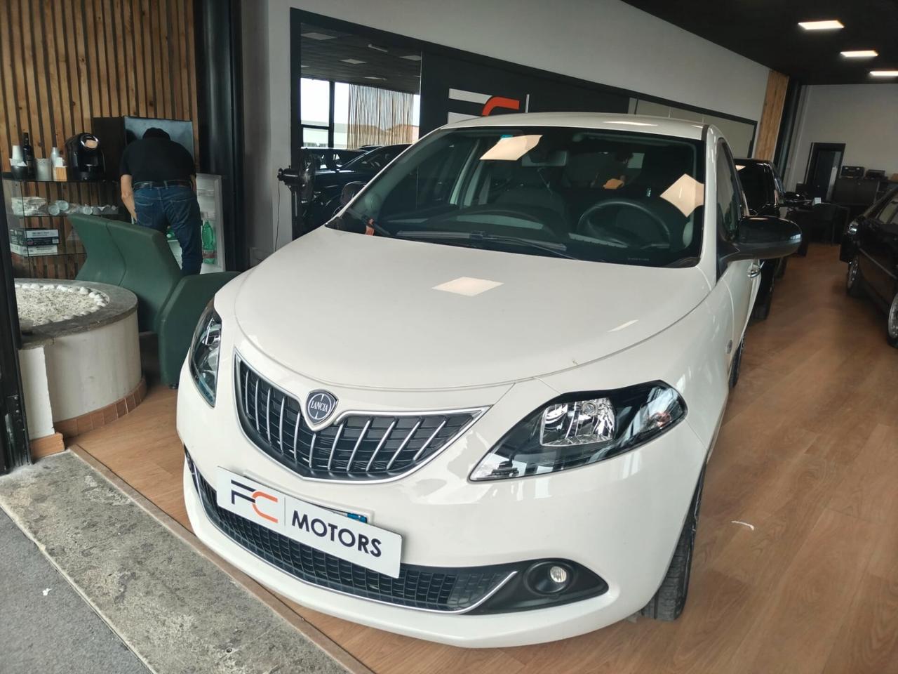 Lancia Ypsilon Hybrid Gold