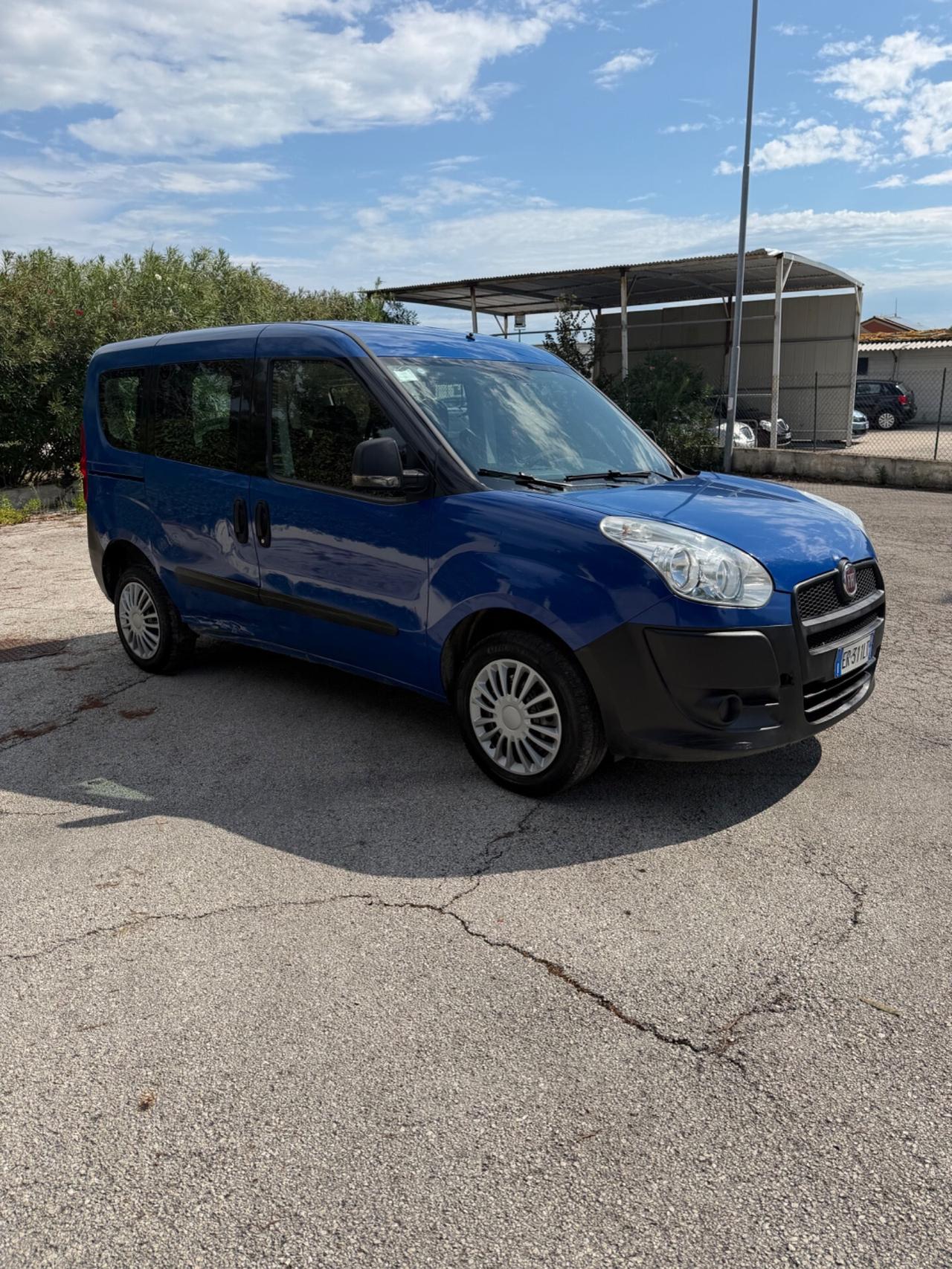 Fiat Doblò 1.4 T-Jet 16V Natural Power 7 posti