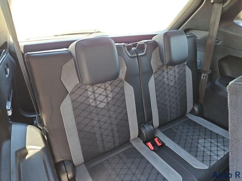 Volkswagen Tiguan Allspace 2.0 TDI SCR R-Line DSG 4MOTION