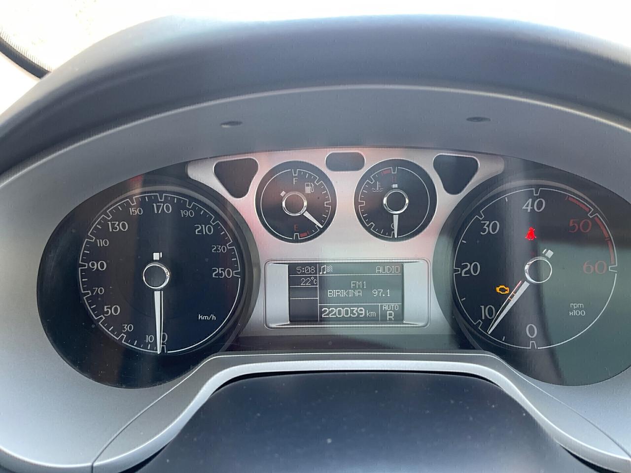 Lancia Delta 1.6MJT-automatico-panoramica-neopatentati