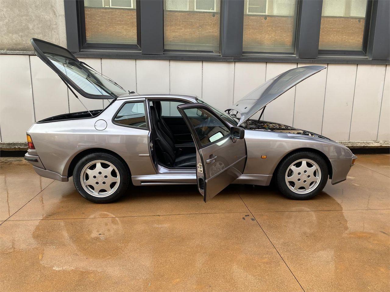 PORSCHE 944 S