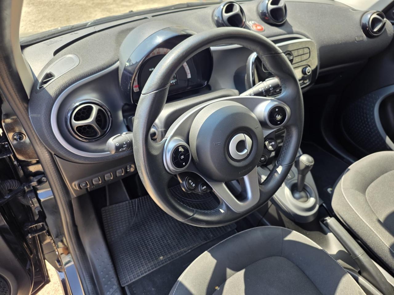 Smart ForFour 71CV,, 1.0b. AUTOMATICO solo 53.000km.
