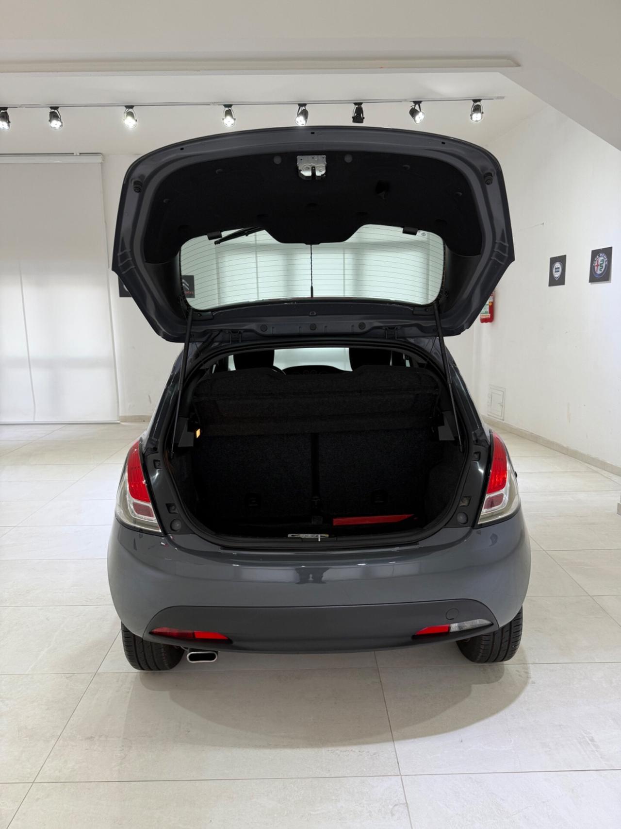 LANCIA YPSILON 1.2 69 CV 5 PORTE ELLE