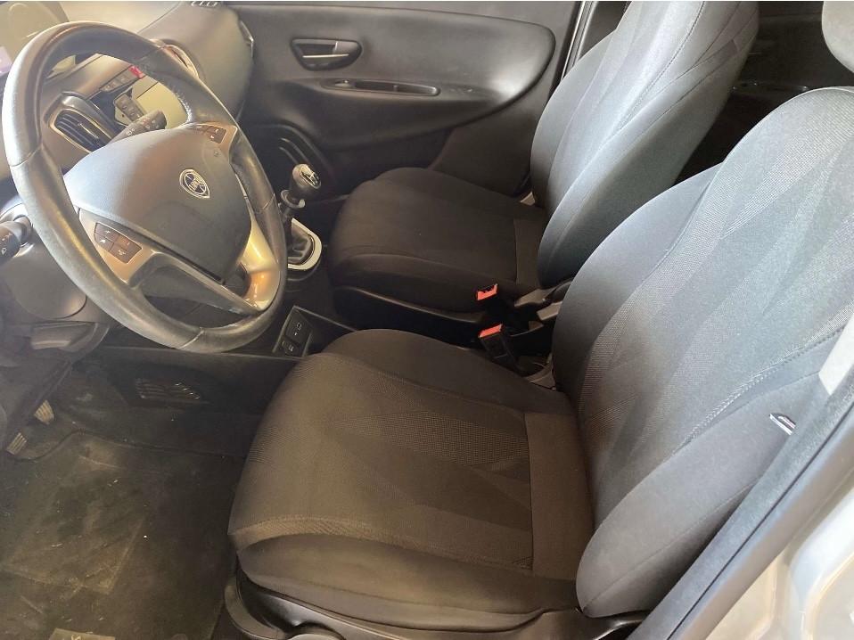 Lancia Ypsilon 1.2 69 CV 5 porte Gold