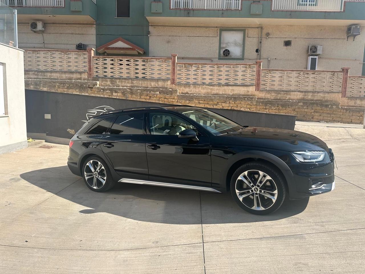 Audi A4 allroad 50 TDI tiptronic Identity Contrast