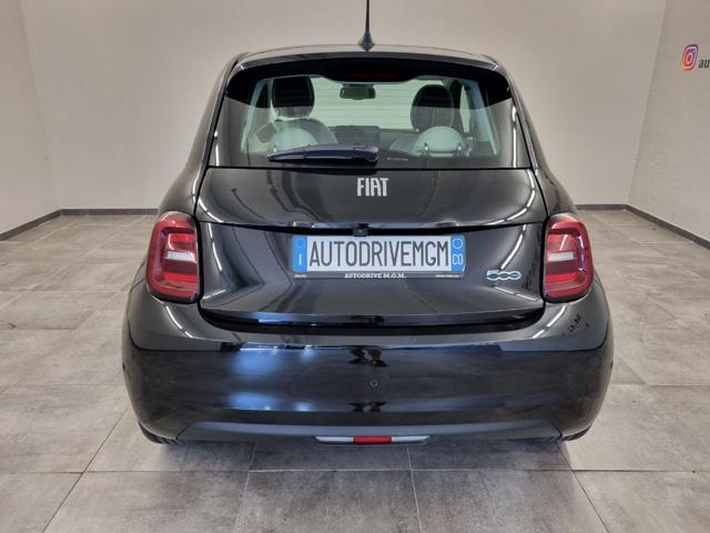 FIAT 500e 3+1 42 kWh La Prima