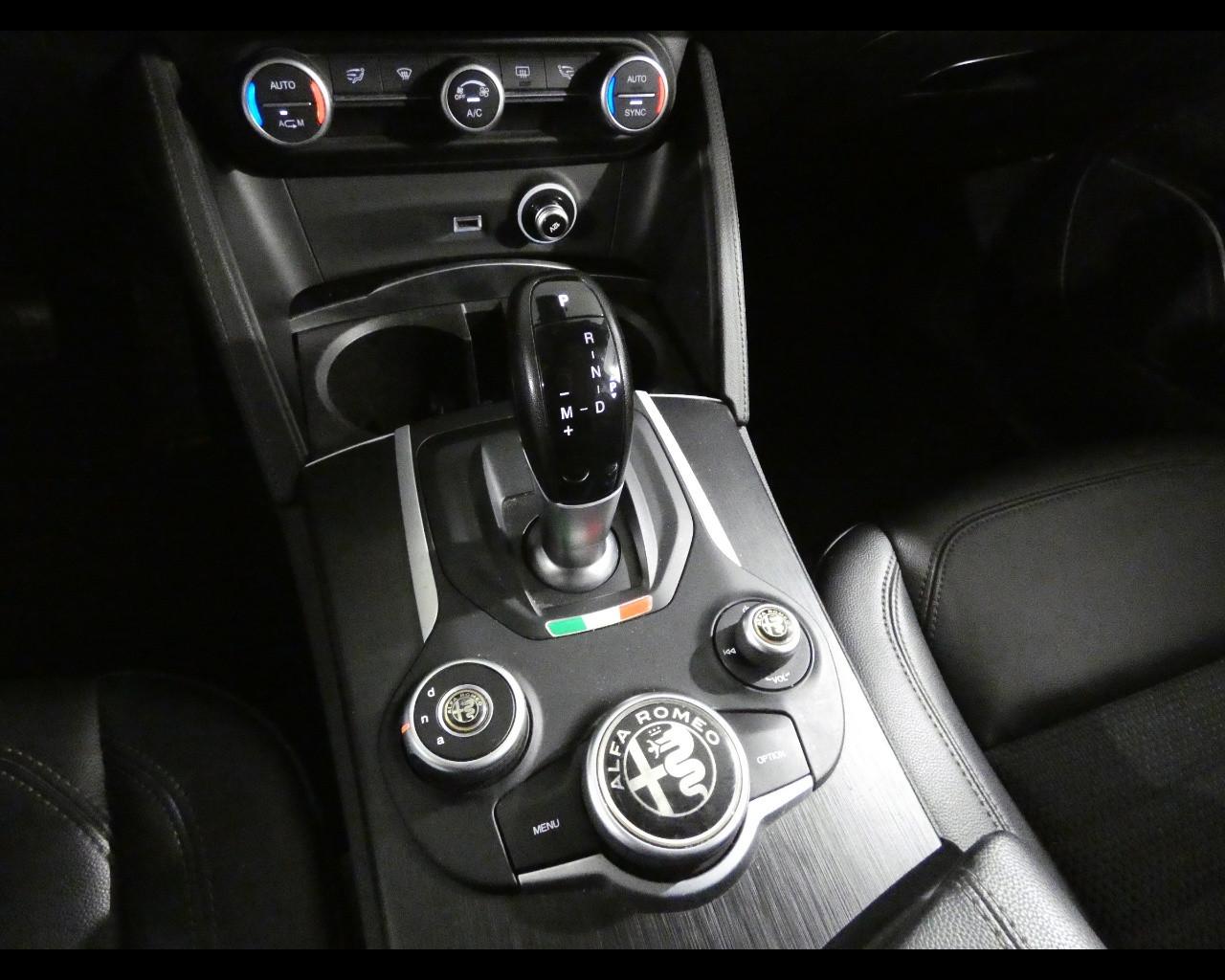 ALFA ROMEO Stelvio - Stelvio 2.2 Turbodiesel 180 CV AT8 Q4 Executive