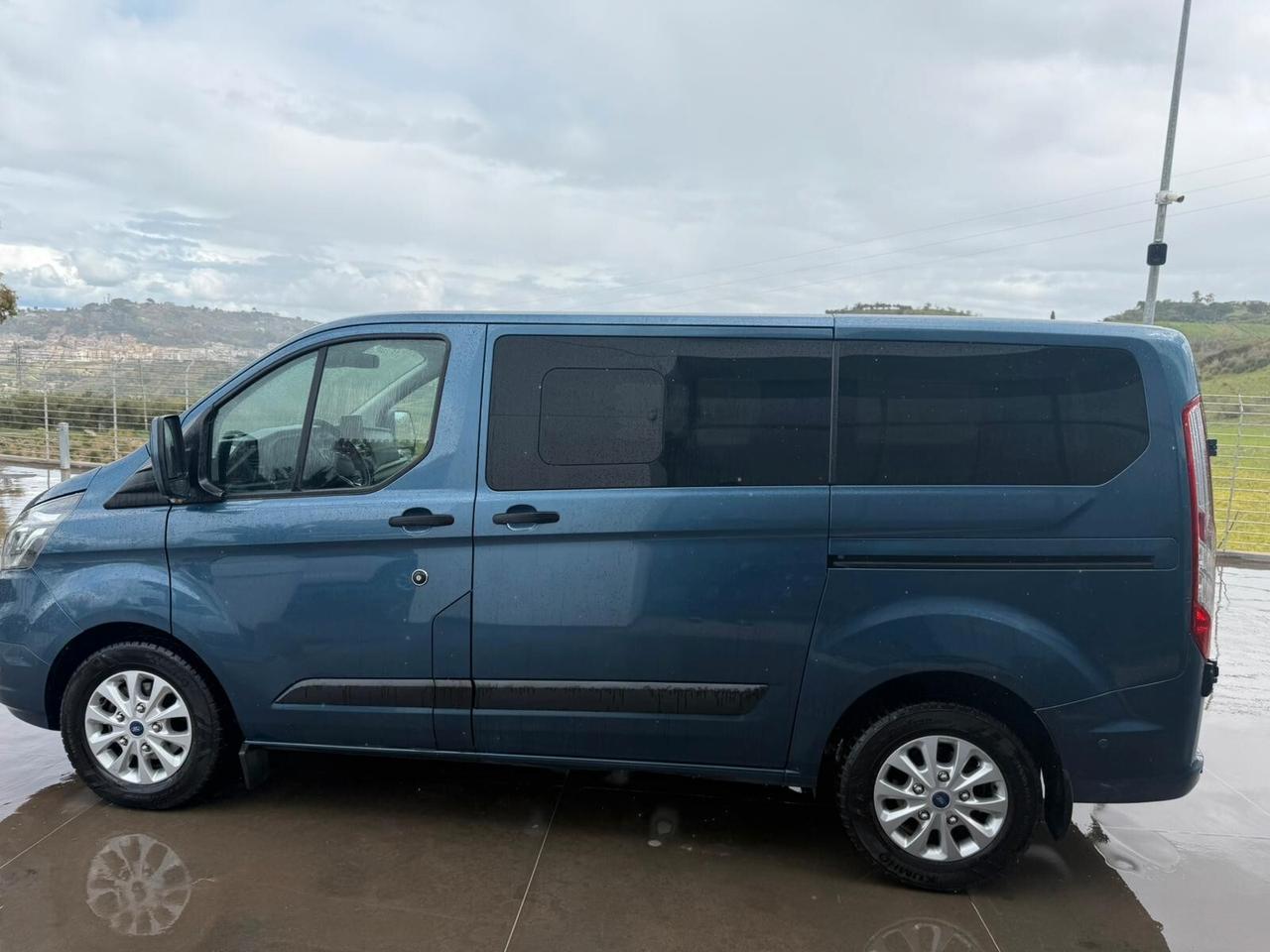 Ford Transit Custom 320 2.0 EcoBlue 170 L1H1 Combi Trend