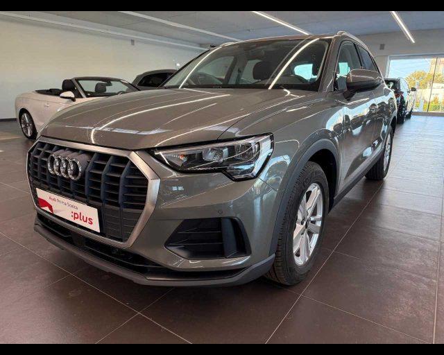 AUDI Q3 35 TDI S tronic Business