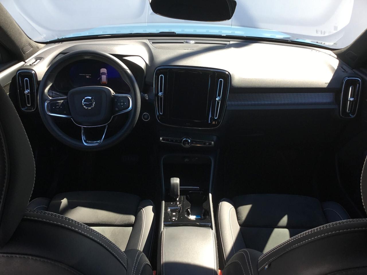 Volvo XC40 B3 automatico Plus Dark