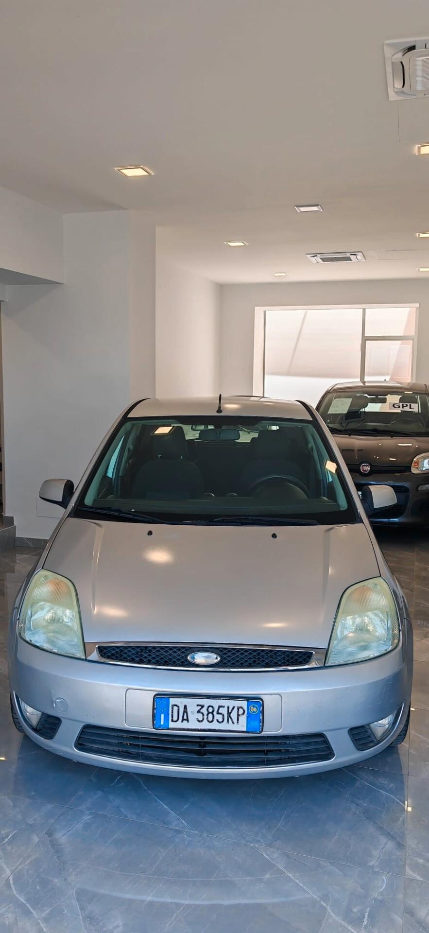Ford Fiesta 1.2 16V 5p. Ghia