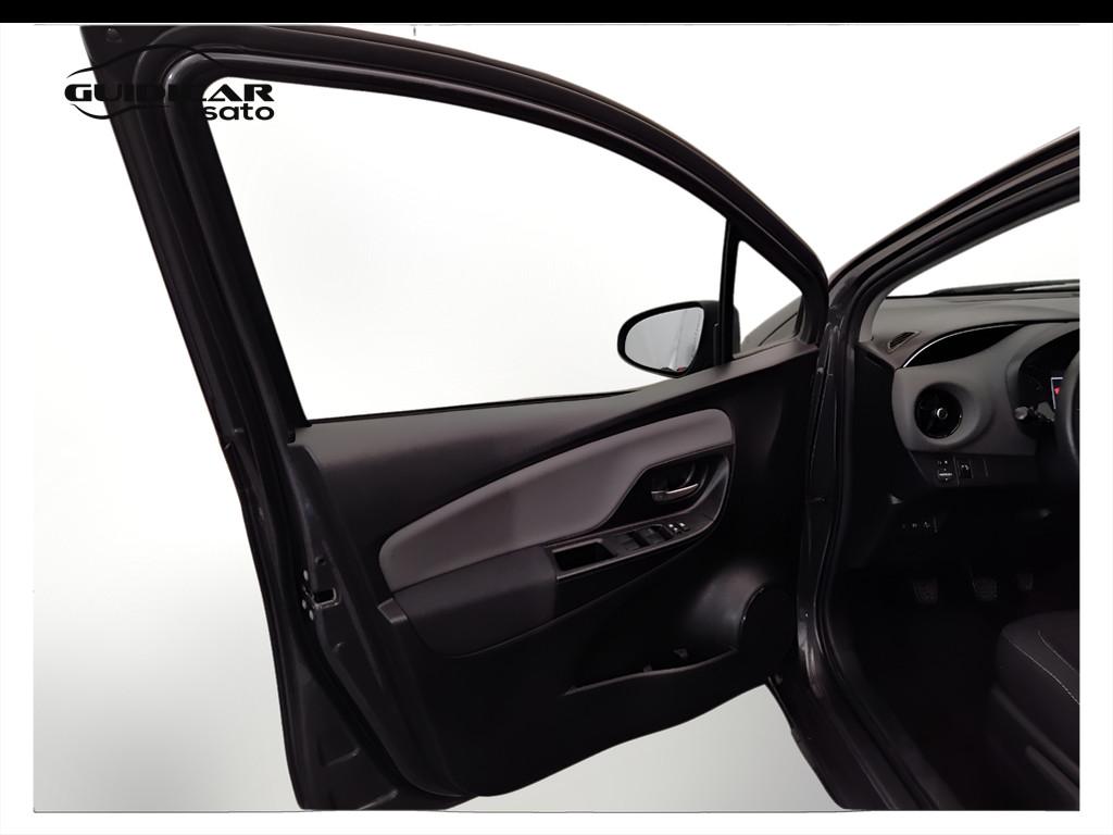 TOYOTA Yaris III 2017 - Yaris 5p 1.0 Active my18