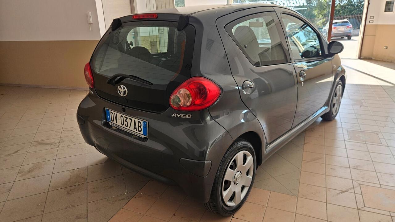 Toyota Aygo 1.0 12V VVT-i 5 porte
