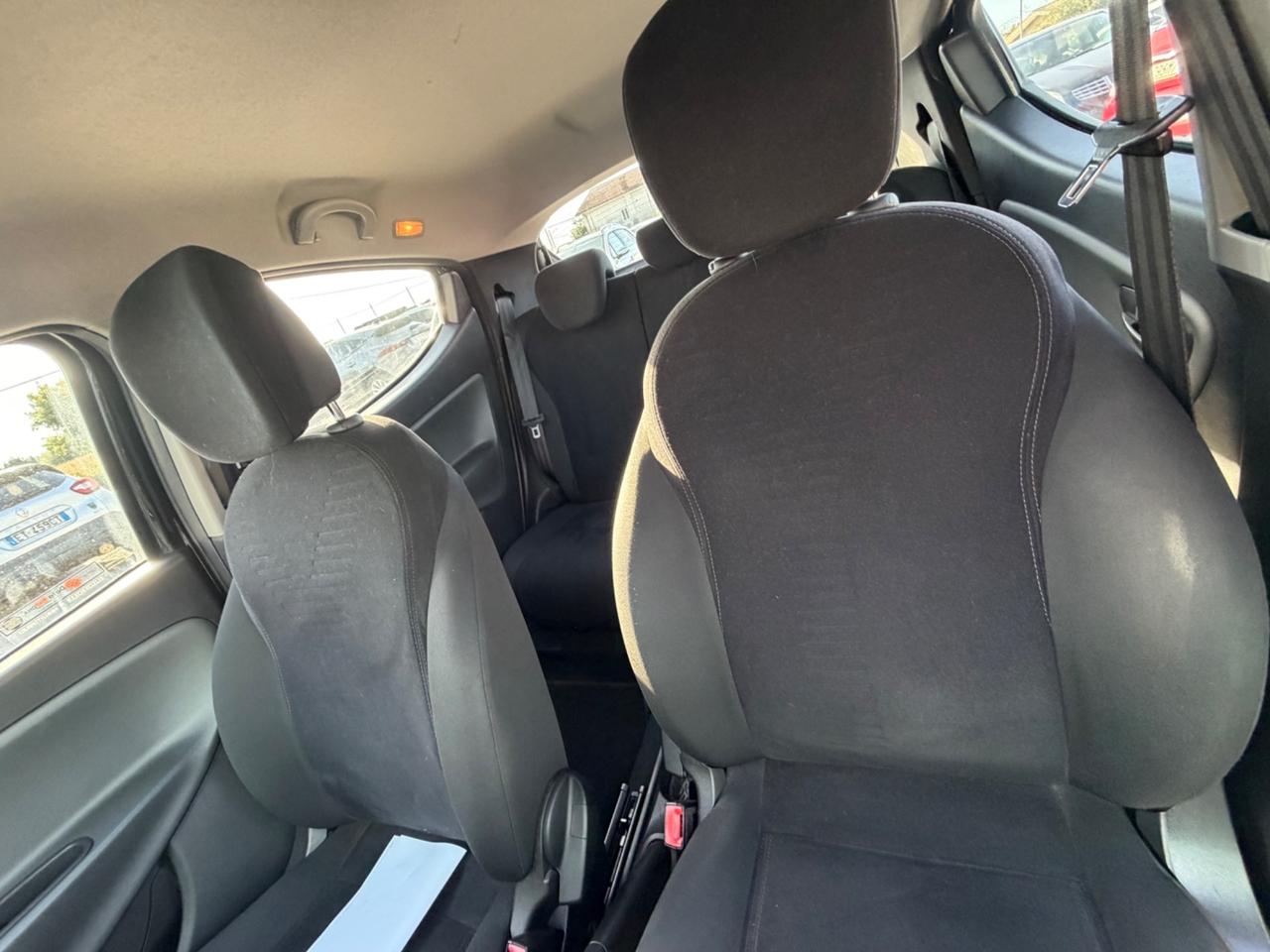 Lancia Ypsilon .