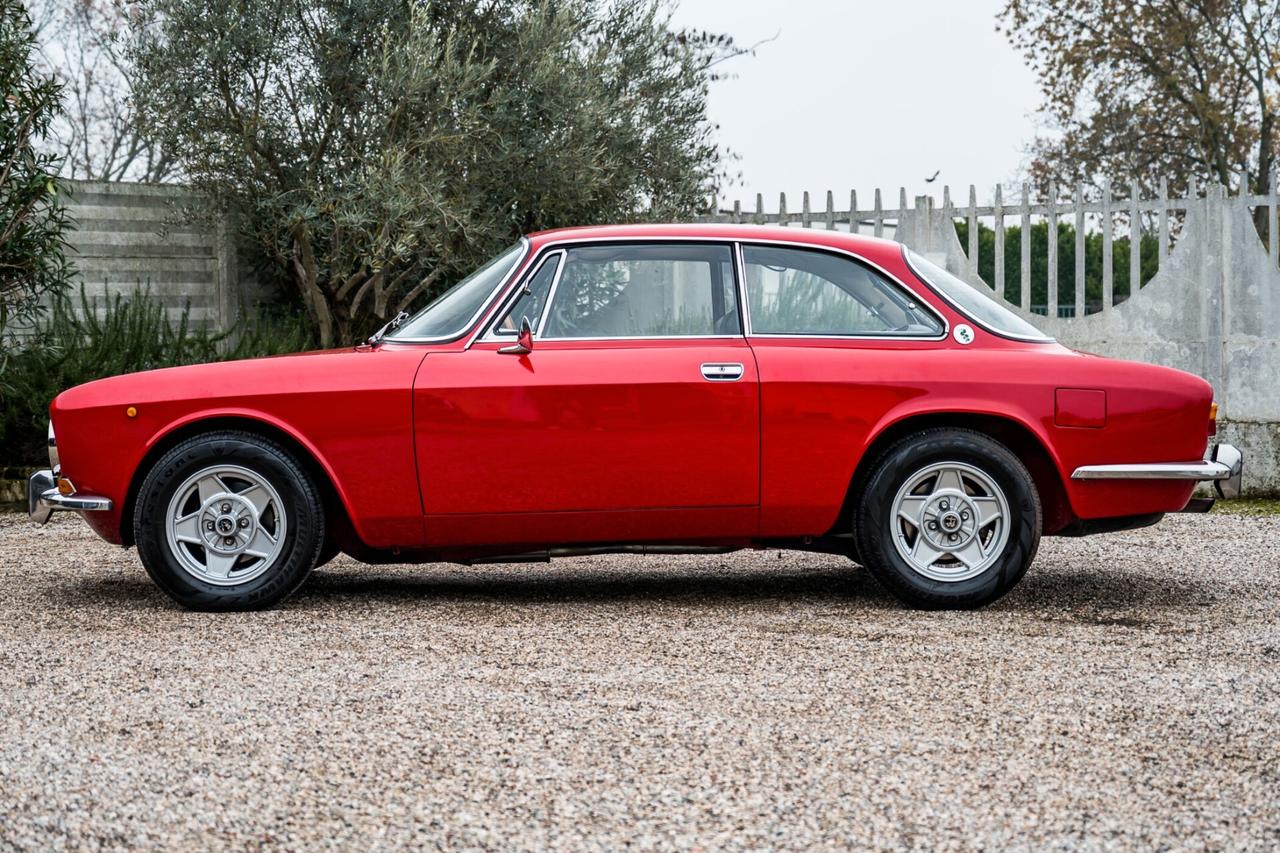 Alfa Romeo 2000 GT VELOCE