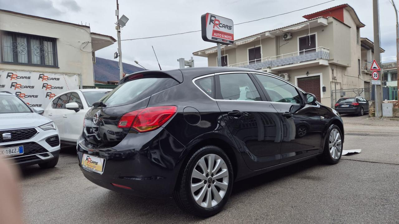 Opel Astra 1.6 T 16V 5 porte Cosmo