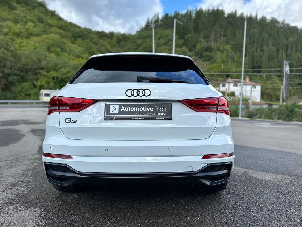 AUDI Q3 35 TFSI S line edition