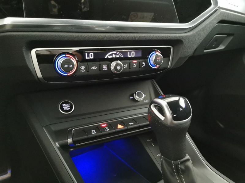 Audi Q3 35 1.5 tfsi Identity Black s-tronic