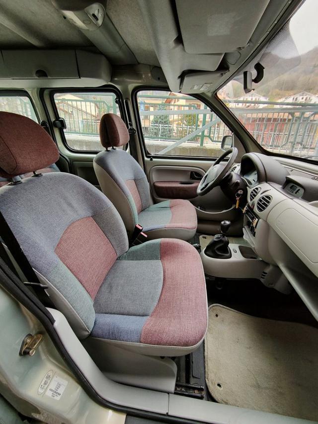 RENAULT Kangoo 1.6 16 V AUTHENTIQUE PRIVILEGE 4X4