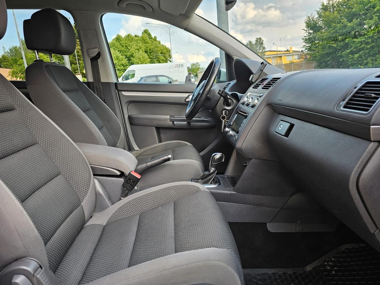 Volkswagen Touran 1.6 TDI 105cv DSG Trendline*Navi*Pdc*5Posti*