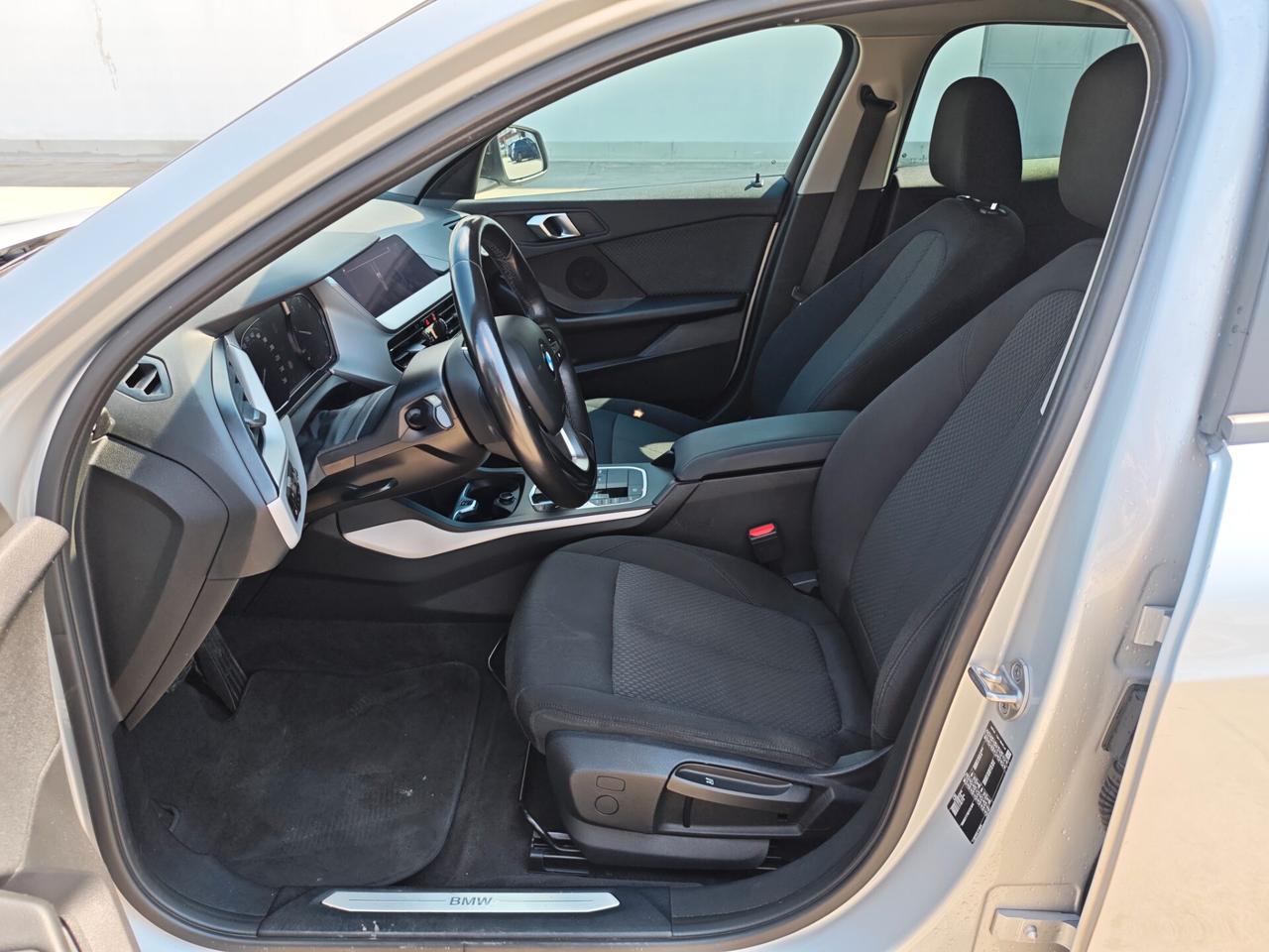 Bmw 116 116d 5p. Business Advantage