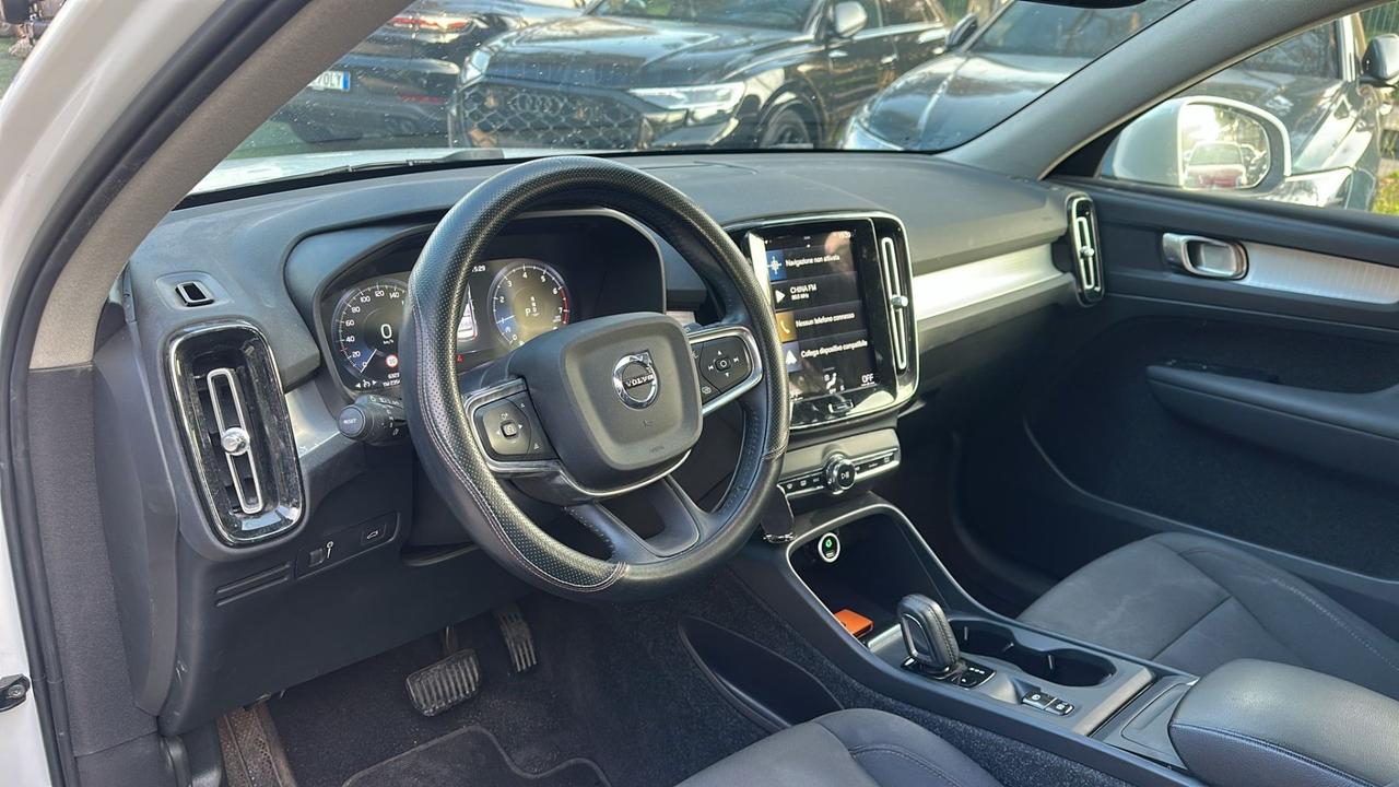 Volvo XC40 T2 automatico Business