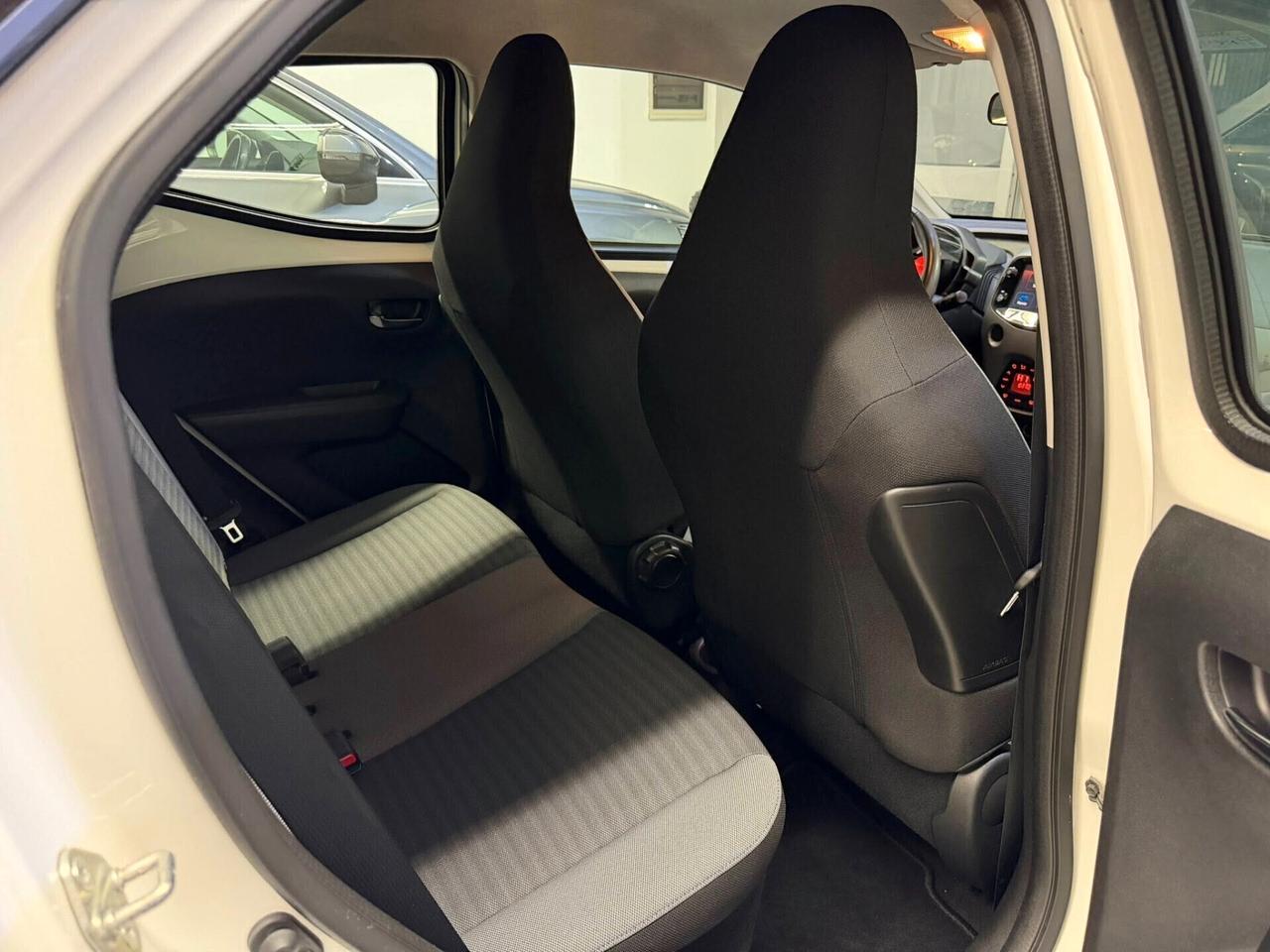 Toyota Aygo 1.0 VVT-i 72 CV 5 porte x-cite