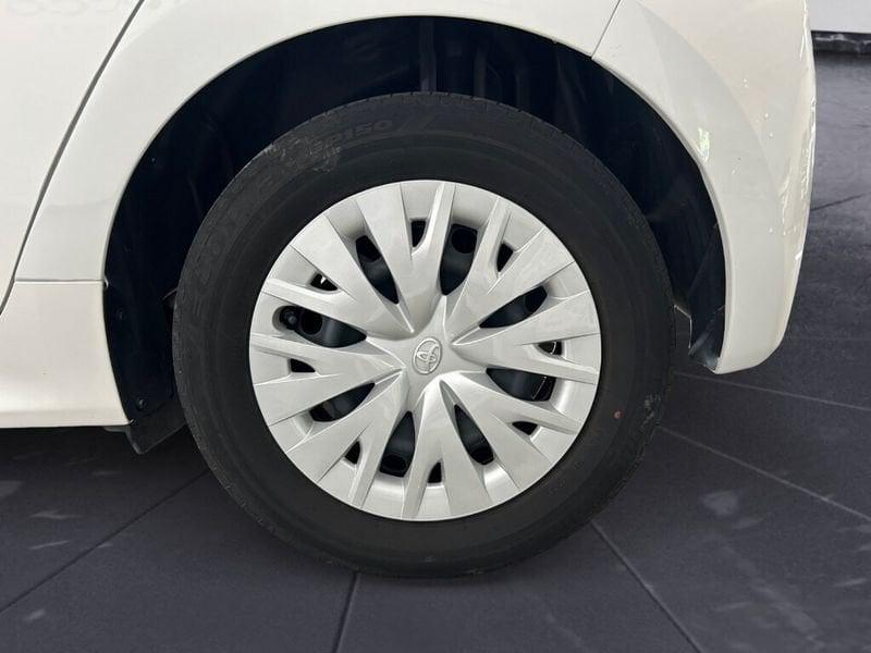 Toyota Yaris 4ª serie 1.0 5 porte Active