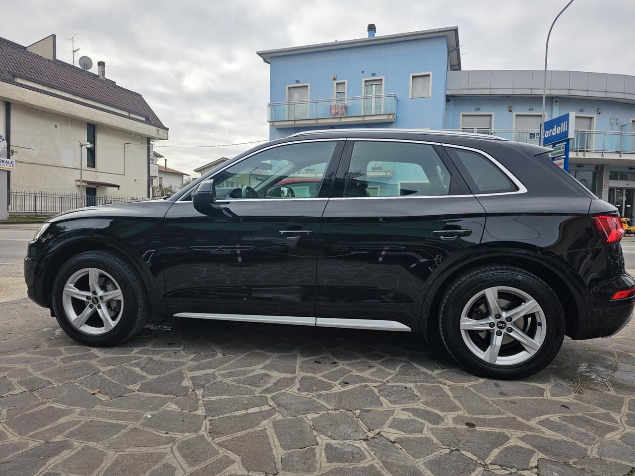 Audi Q5 30 TDI S tronic line plus