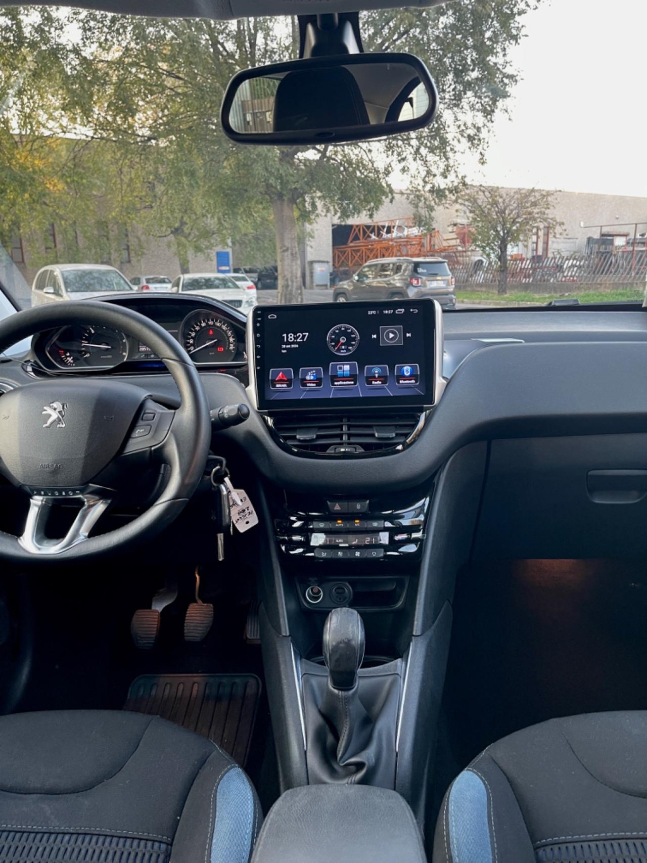 Peugeot 208 1.4 HDi 68 CV 5 porte Allure per Neopatentati 204