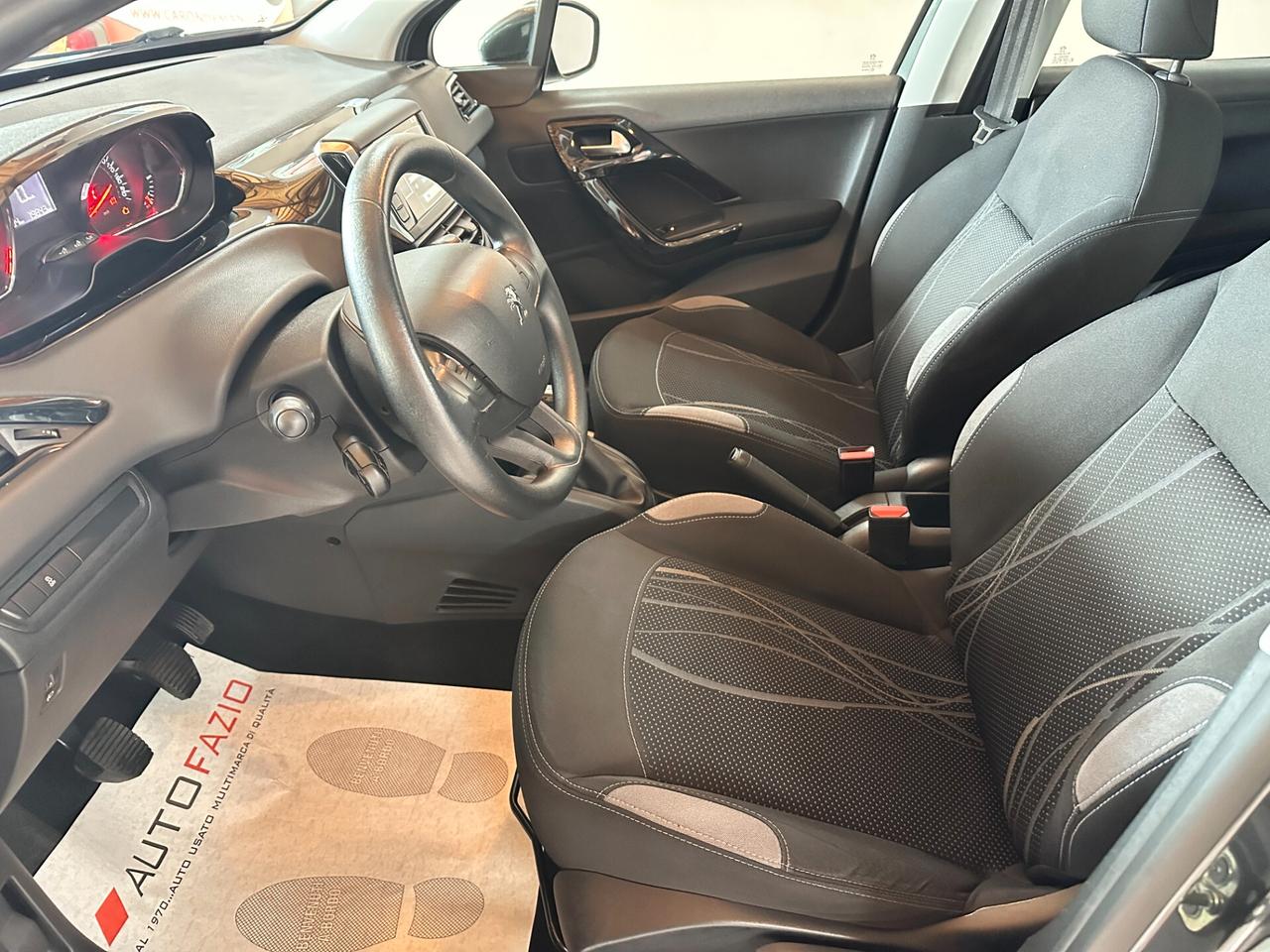 Peugeot 208 1.4 HDi 68 CV 5 porte Business