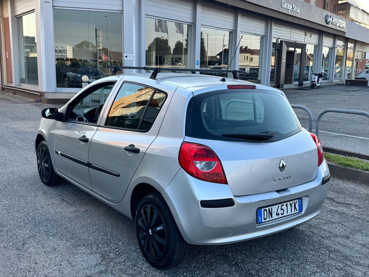 Renault Clio 1.2 16V 5 porte Dynamique