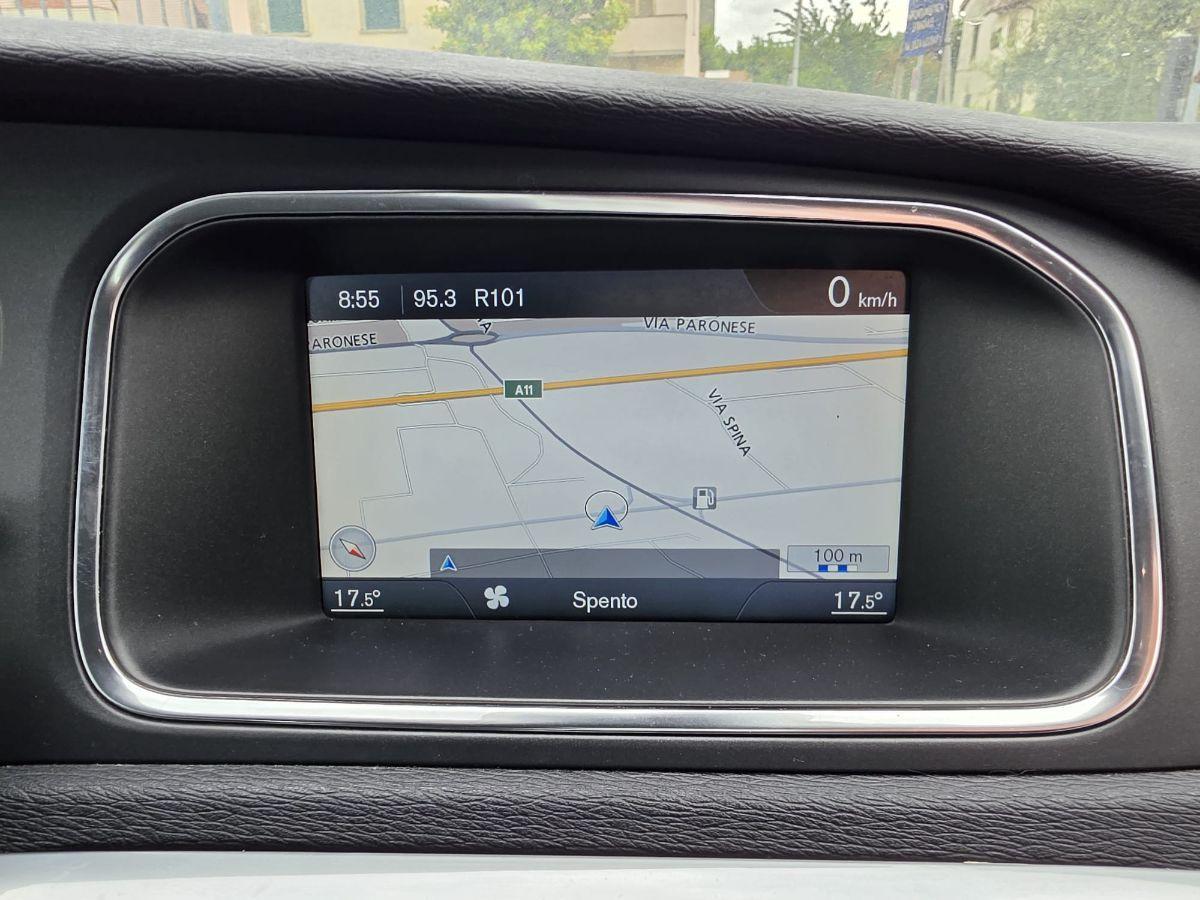 VOLVO - V40 Cross Country 1.6 d2 Momentum