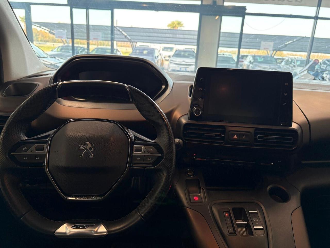 Peugeot Rifter GT motore elettrico 136 CV 50kWh SPOTICAR