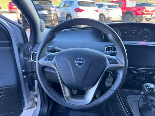 LANCIA Ypsilon 1.0 FireFly 5p Hybrid Ecochic Gold IVA ESPOSTA