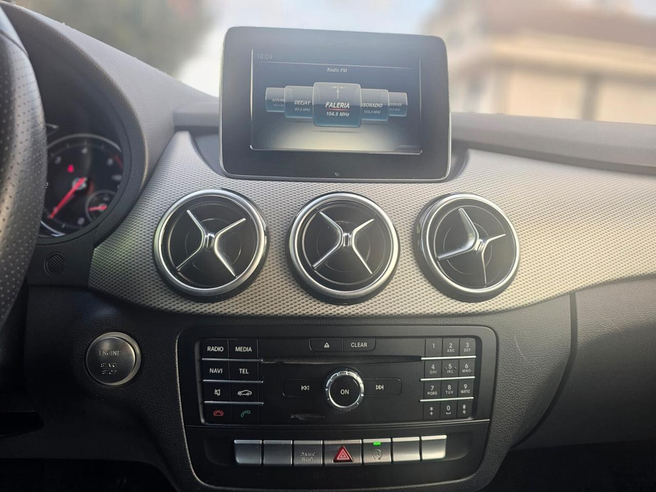 Mercedes-benz B 180 d Premium