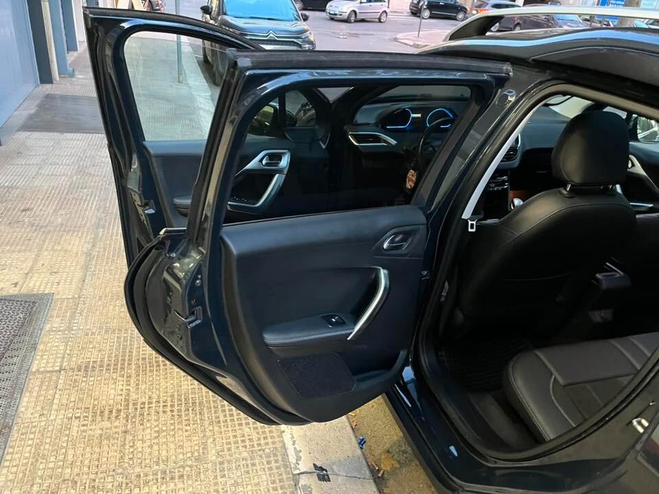Peugeot 2008 BlueHDi 120 S&S Crossway