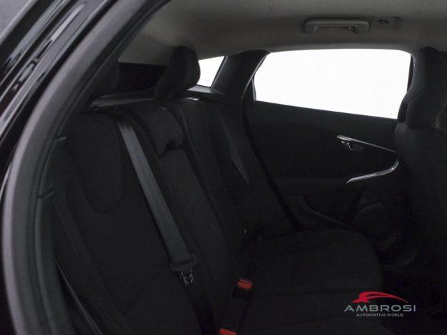 VOLVO V40 D2 - PER OPERATORI DEL SETTORE