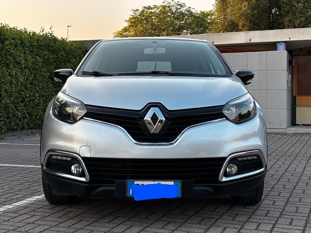 Renault Captur dCi 8V 90 CV Start&Stop Energy Life..CELL 393 690 2051 WUATSAPP